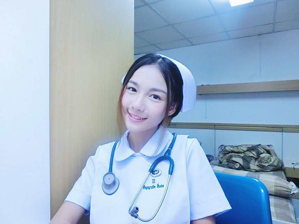 Chiêm ngưỡng nhan sắc của nữ y tá xinh đẹp nhất Thái Lan