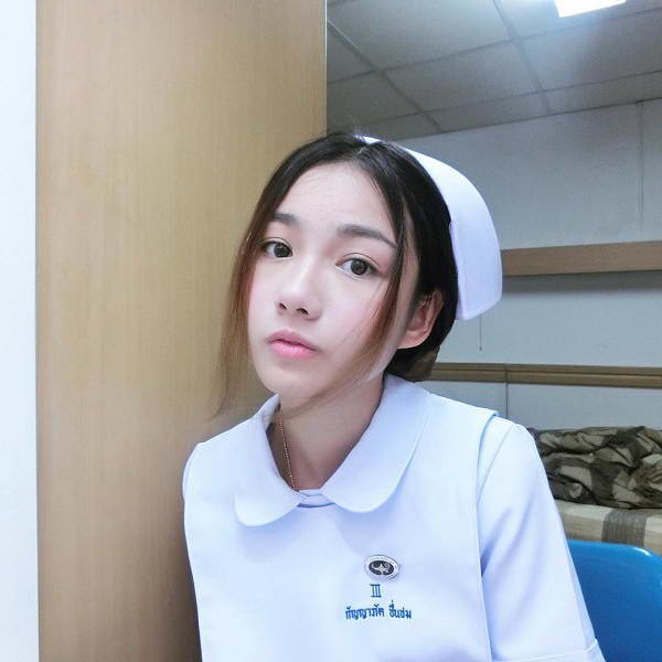 Chiêm ngưỡng nhan sắc của nữ y tá xinh đẹp nhất Thái Lan