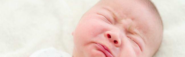 Cách thông đại tiện cho trẻ sơ sinh