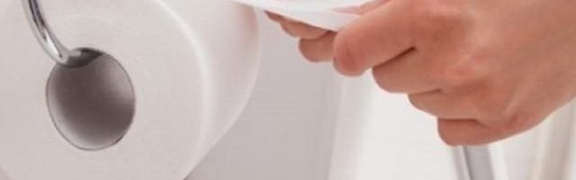 Vệ sinh sai cách sau khi đại tiện làm tăng nguy cơ mắc bệnh