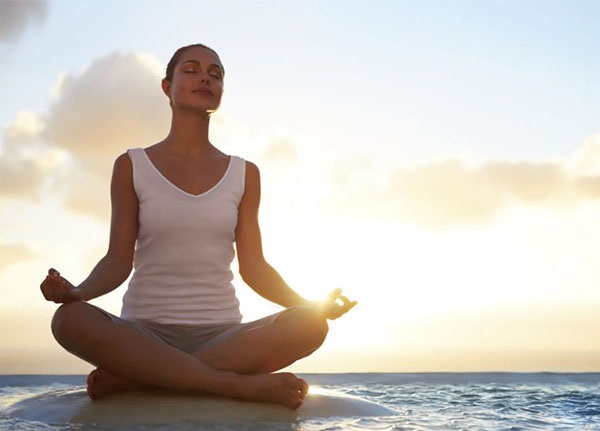 Ngồi thiền bấm huyệt có chữa được bệnh trĩ?