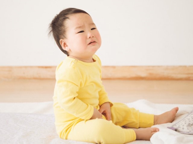 Nguyên nhân trẻ bị táo bón dẫn tới biếng ăn, kém hấp thu?